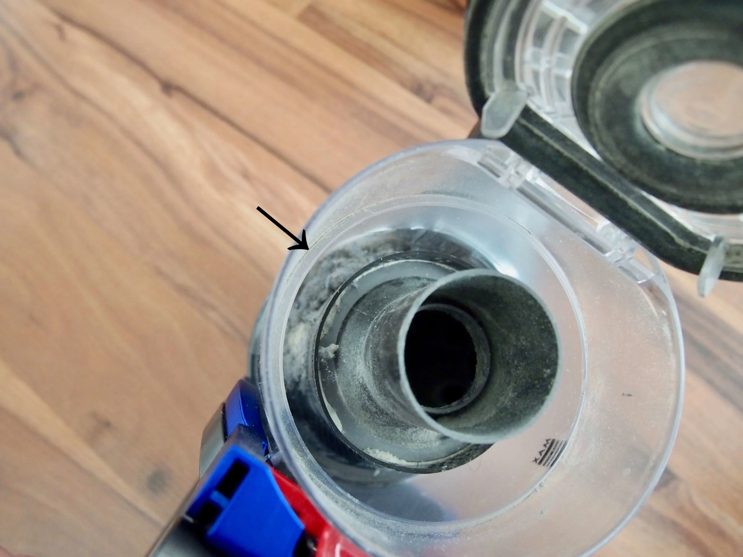 Dyson DC35の分解掃除!フィルターやクリアビンのお手入れ方法と吸引力 Dyson DC35の分解掃除!フィルターやクリアビンのお手入れ方法と吸引力